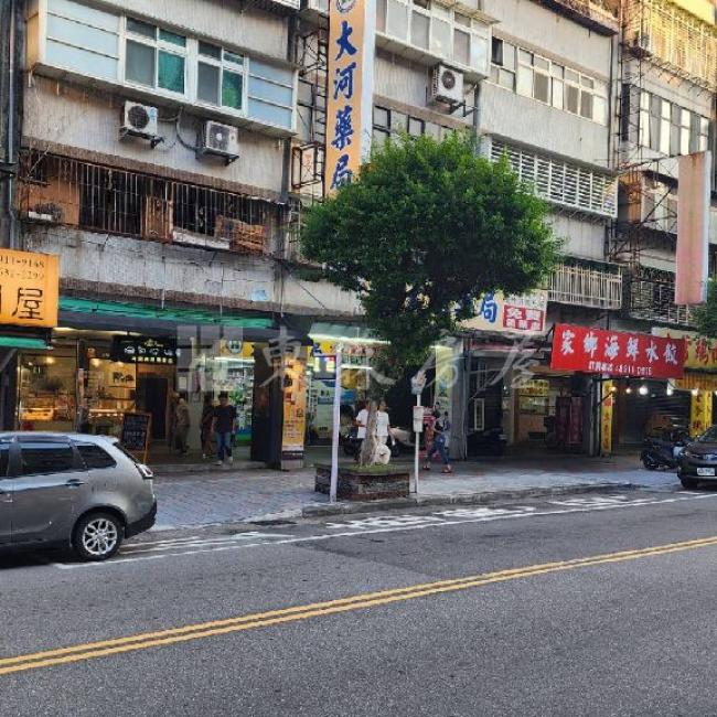 三民商圈臨路一樓